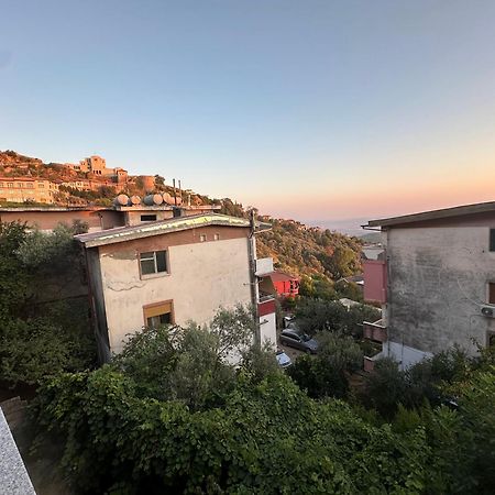 Guni Inn Krujë エクステリア 写真