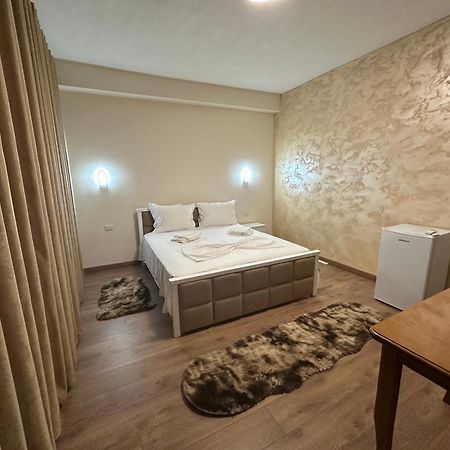 Guni Inn Krujë エクステリア 写真