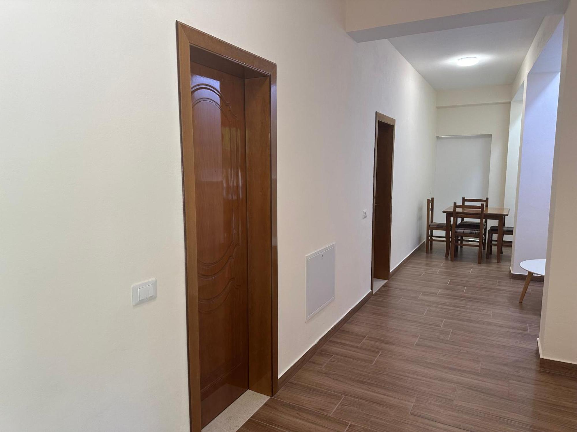 Guni Inn Krujë エクステリア 写真