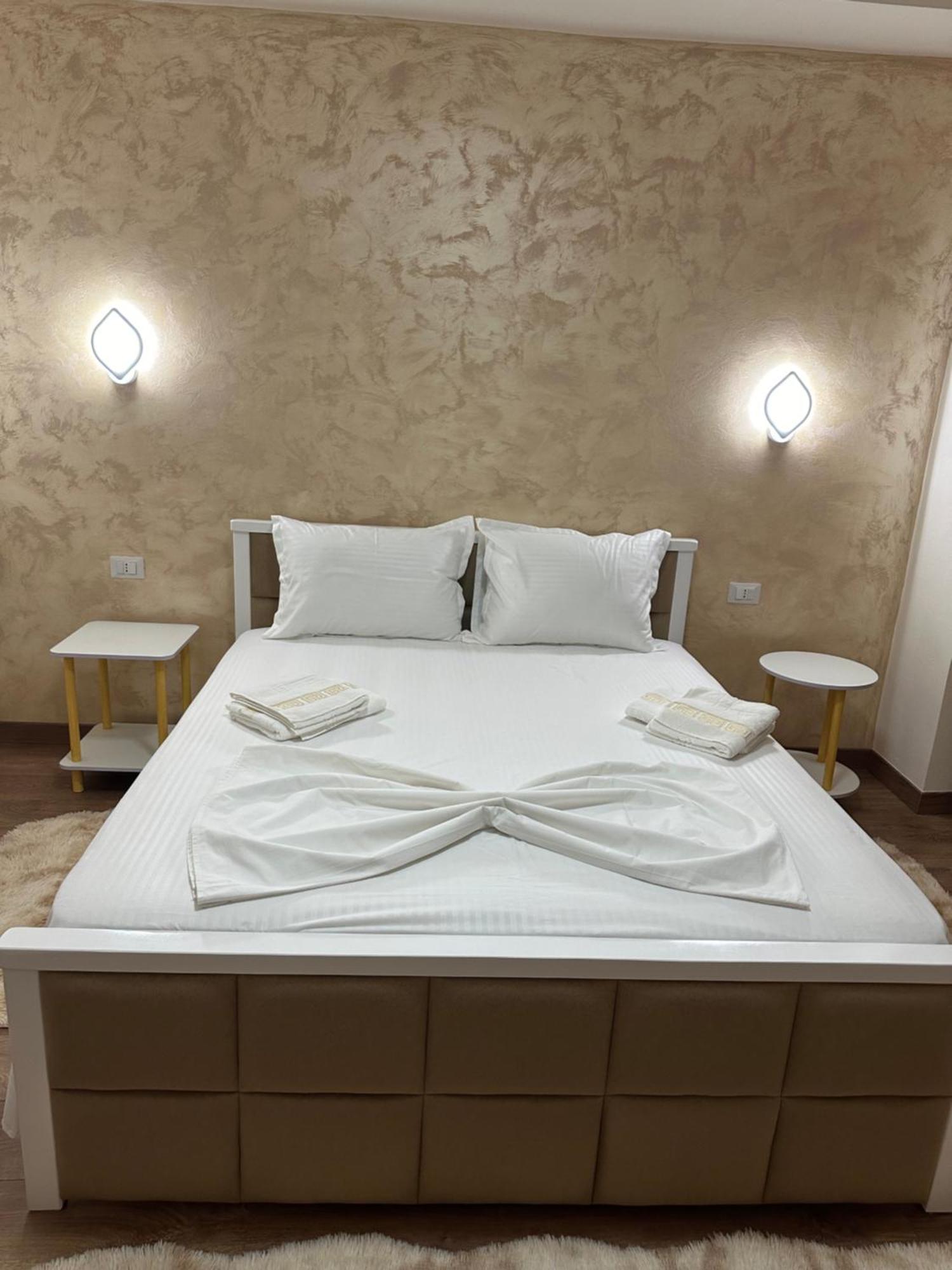 Guni Inn Krujë エクステリア 写真