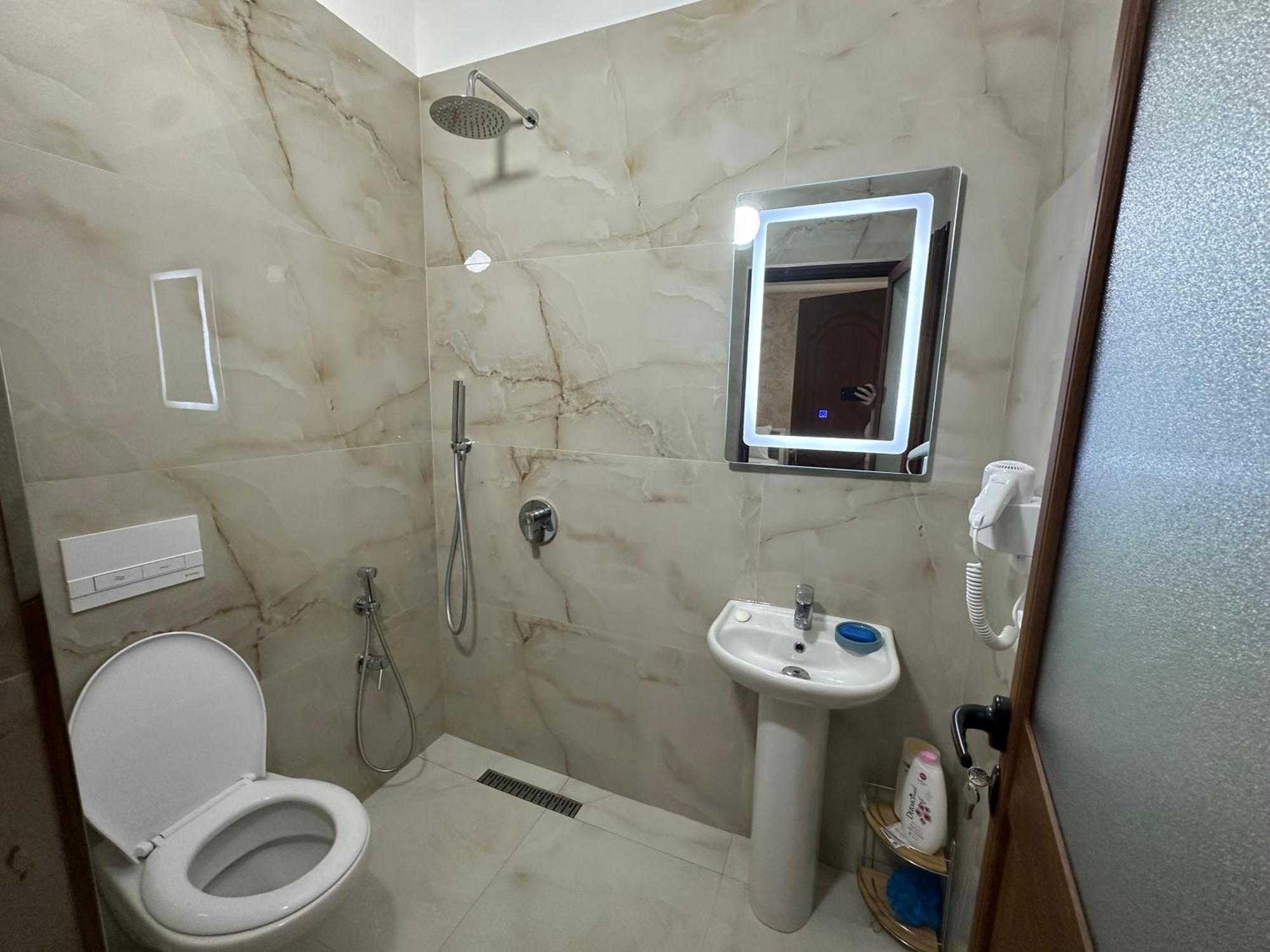 Guni Inn Krujë エクステリア 写真