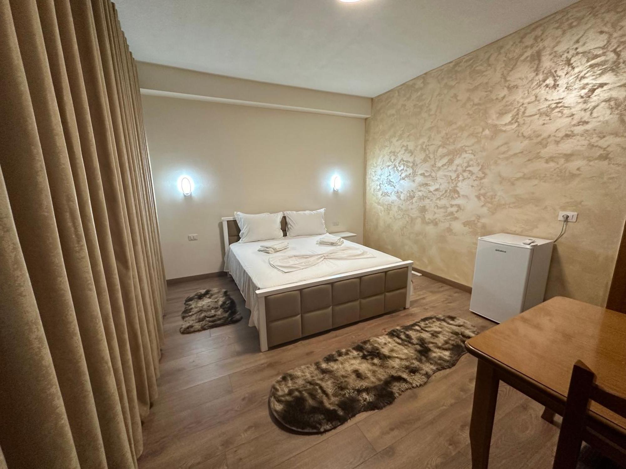 Guni Inn Krujë エクステリア 写真